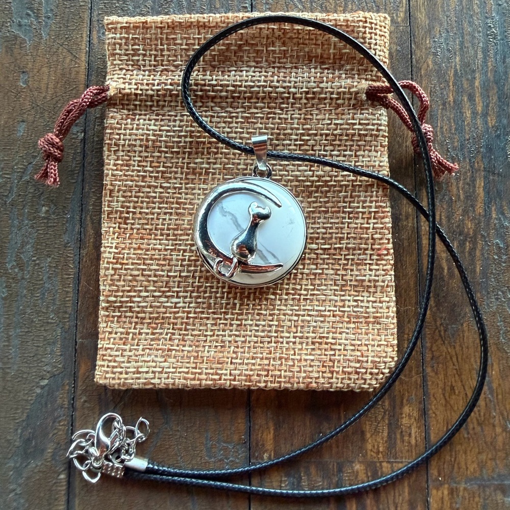 Howlite Cat Necklace | Kitty Cat Jewelry | Crystal Cat Pendant | Teen Girl Gift